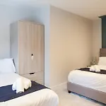 Apartment Stylish Centre - Walk To Station - Long Welcome