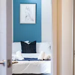 Stylish Centre - Walk To Station - Long Welcome *