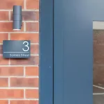 Apartment Stylish Centre - Walk To Station - Long Welcome *