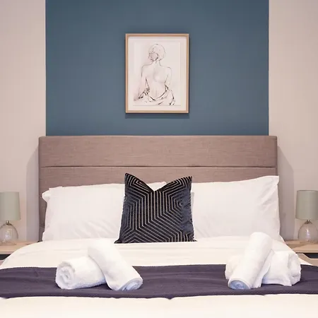 Stylish Centre - Walk To Station - Long Welcome Daire