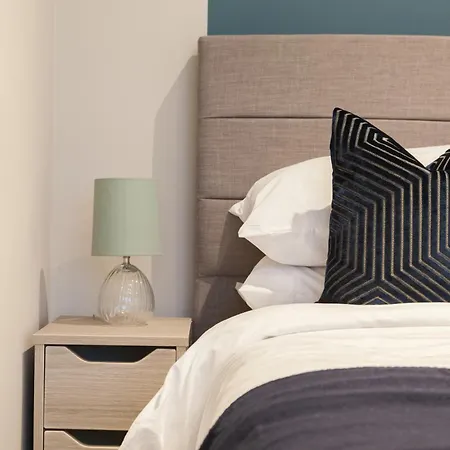 1 Bedroom Flat - Long Term Rates-contractors-professionals-relocation Apartment