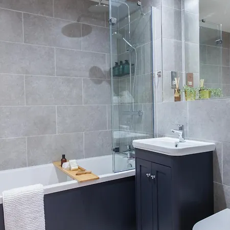 1 Bedroom Flat - Long Term Rates-contractors-professionals-relocation Leeds (West Yorkshire)